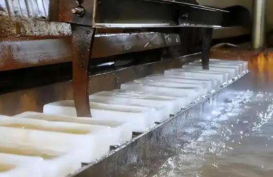 大型制冰机怎么制冰